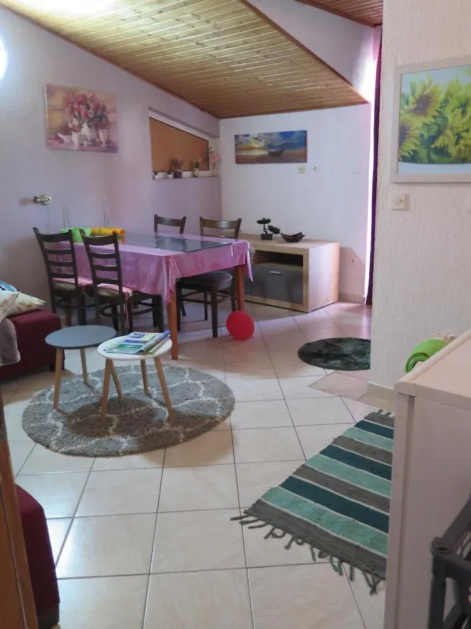 Vila Neda باكوشتاني